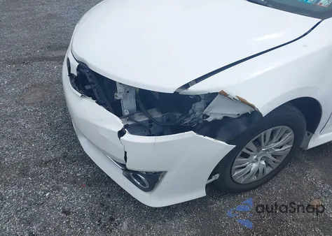 2014 Toyota Camry Se Sport z USA, uszkodzony, nr VIN 4T1BF1FK7EU782881